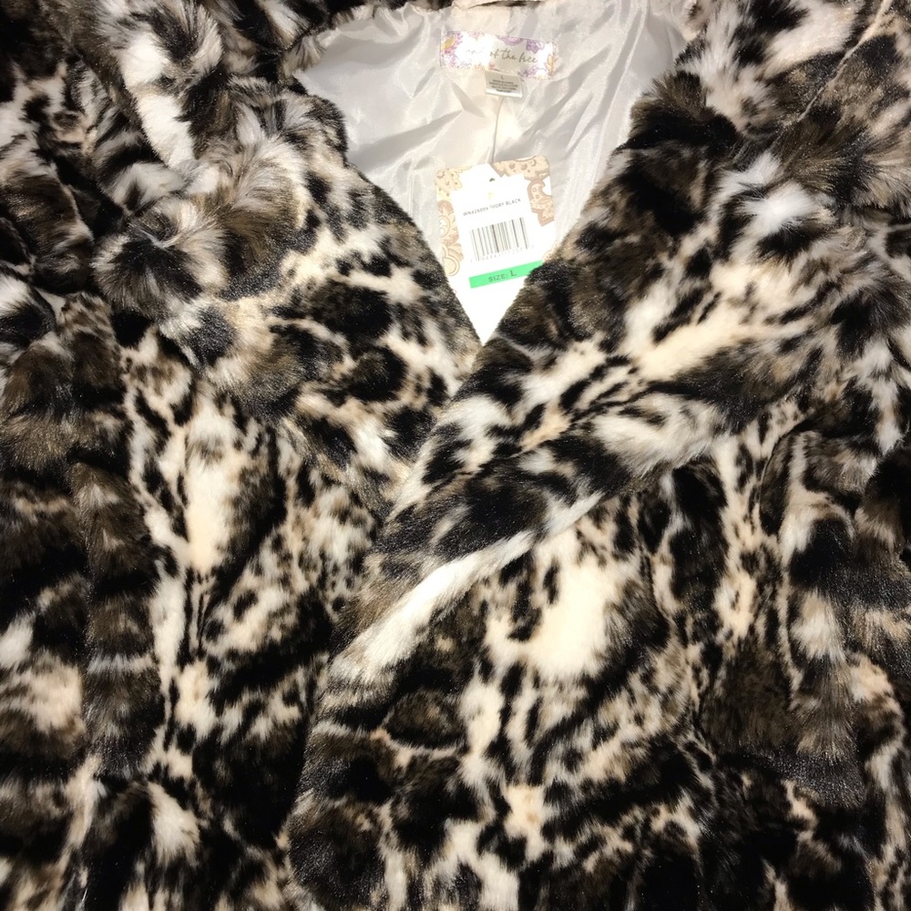 Band Of The Free Cropped Animal Print Faux Fur Jacket NWT - Picture 3 of 7